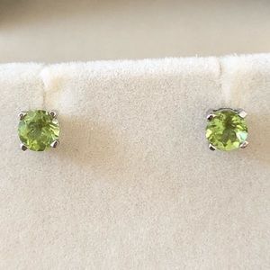 14K White Gold Peridot 2ct Stud Earrings